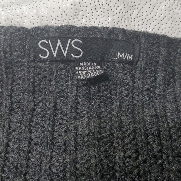 Item #24 Dark Charcoal Longsleeve CableKnit  Sweater - Picture 4 of 5